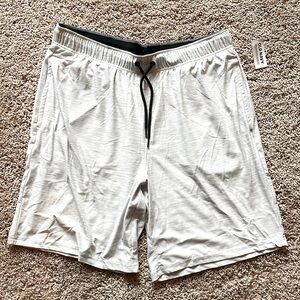NWT light gray Old Navy active mesh shorts size large